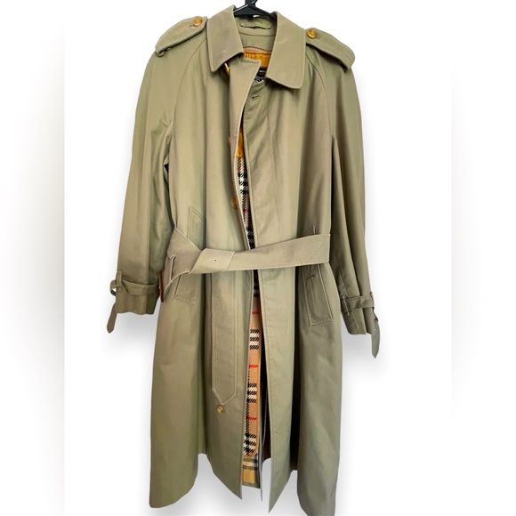 Burberry Jackets & Blazers - BURBERRY Classic Trench Coat 🧥 Size Large 8 10
